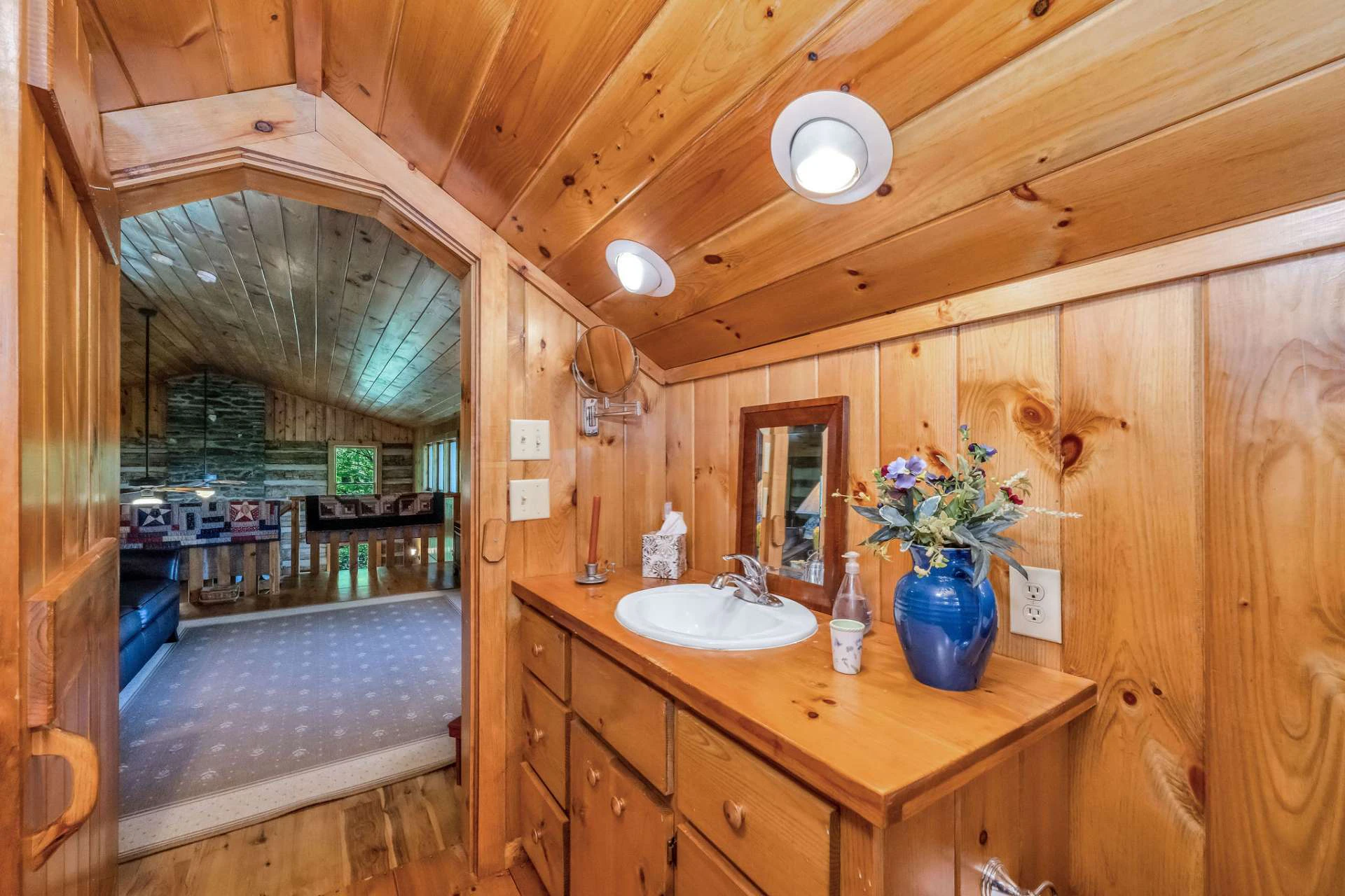 Image number 6 for the current listing