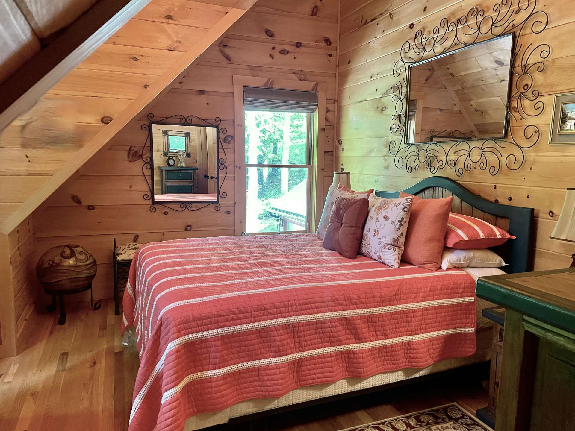 Image number 4 for the current listing