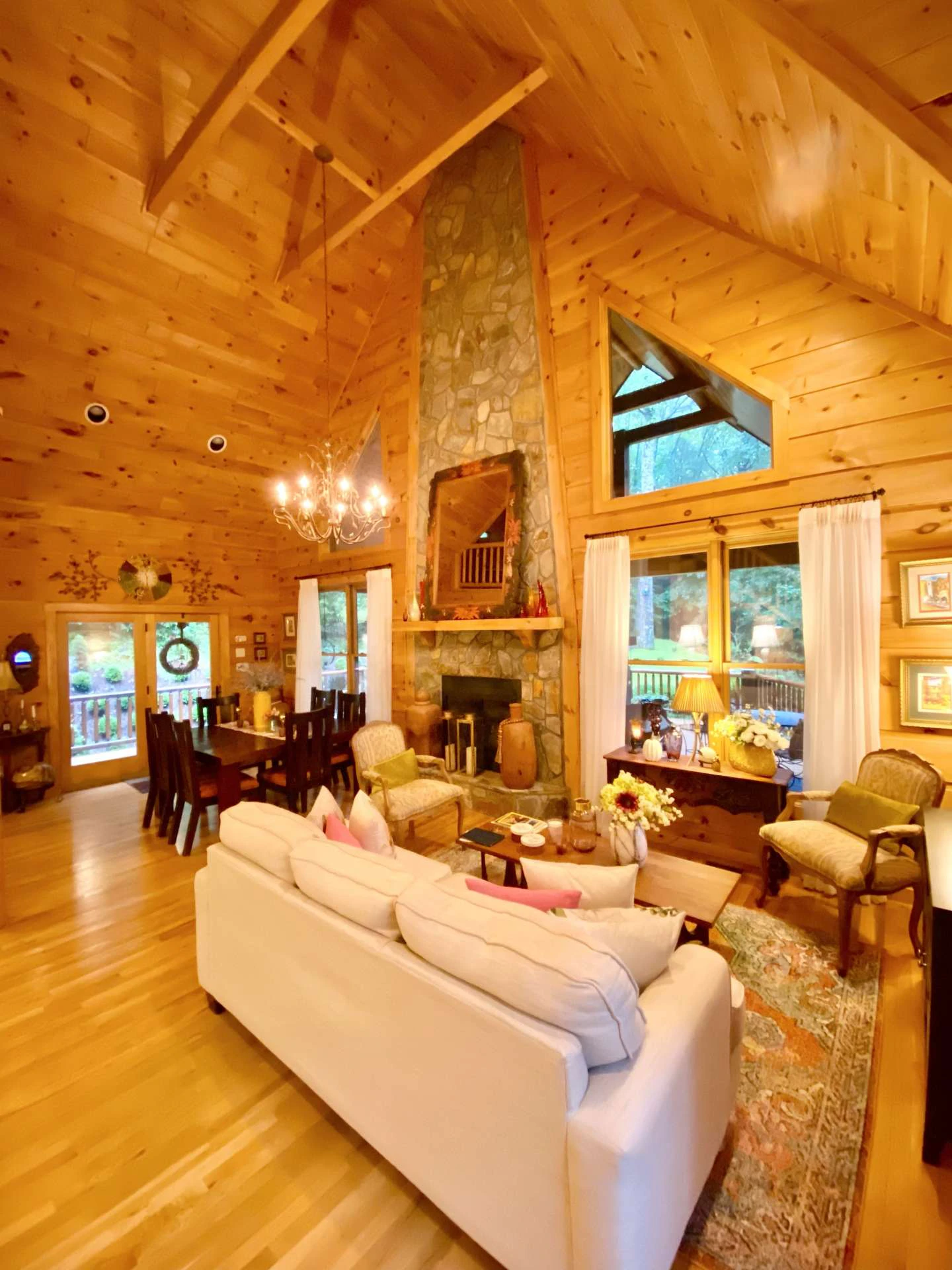Image number 11 for the current listing