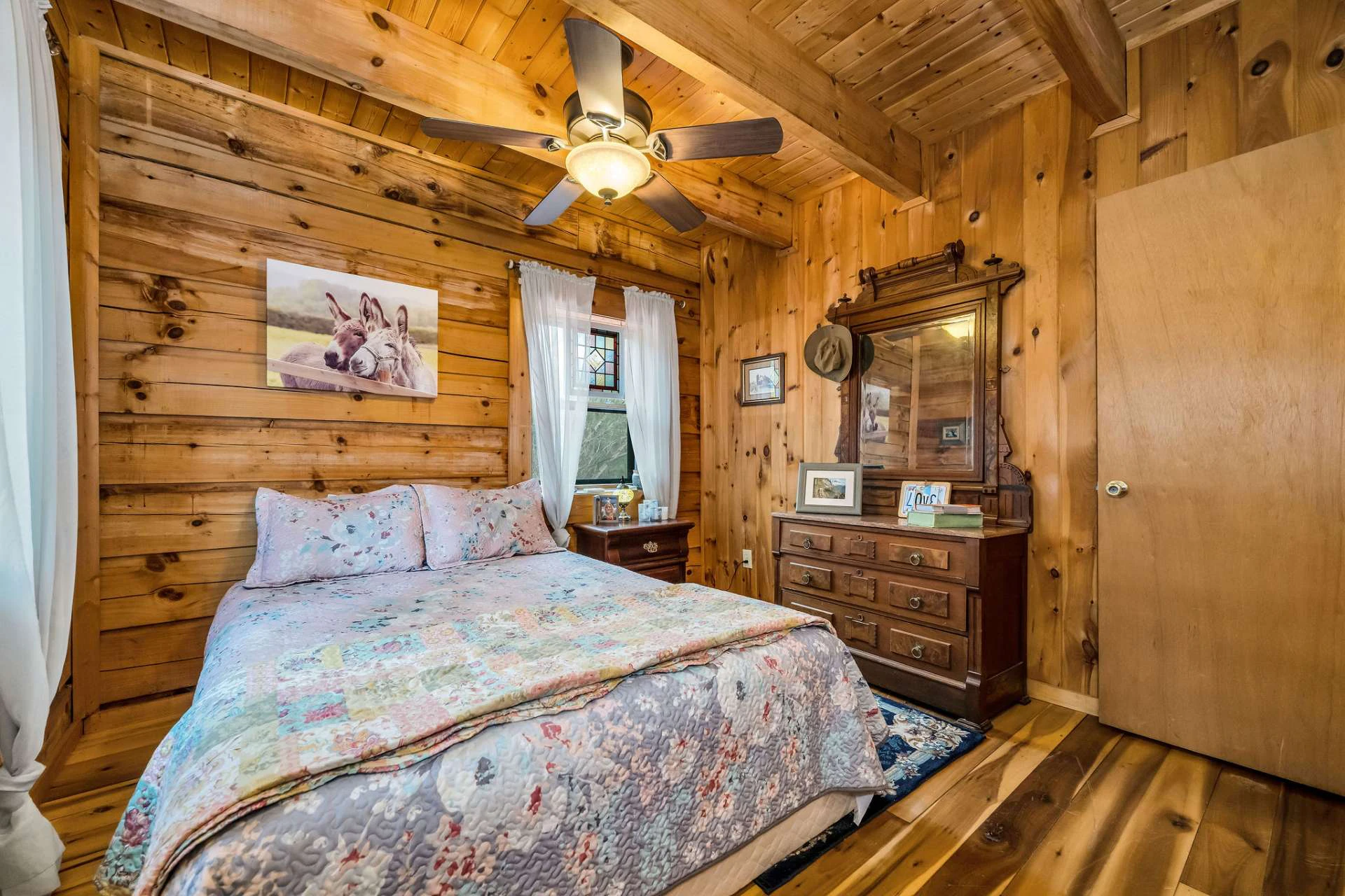 Image number 4 for the current listing