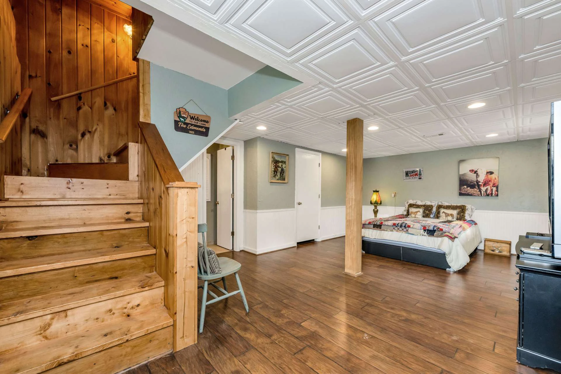 Image number 11 for the current listing