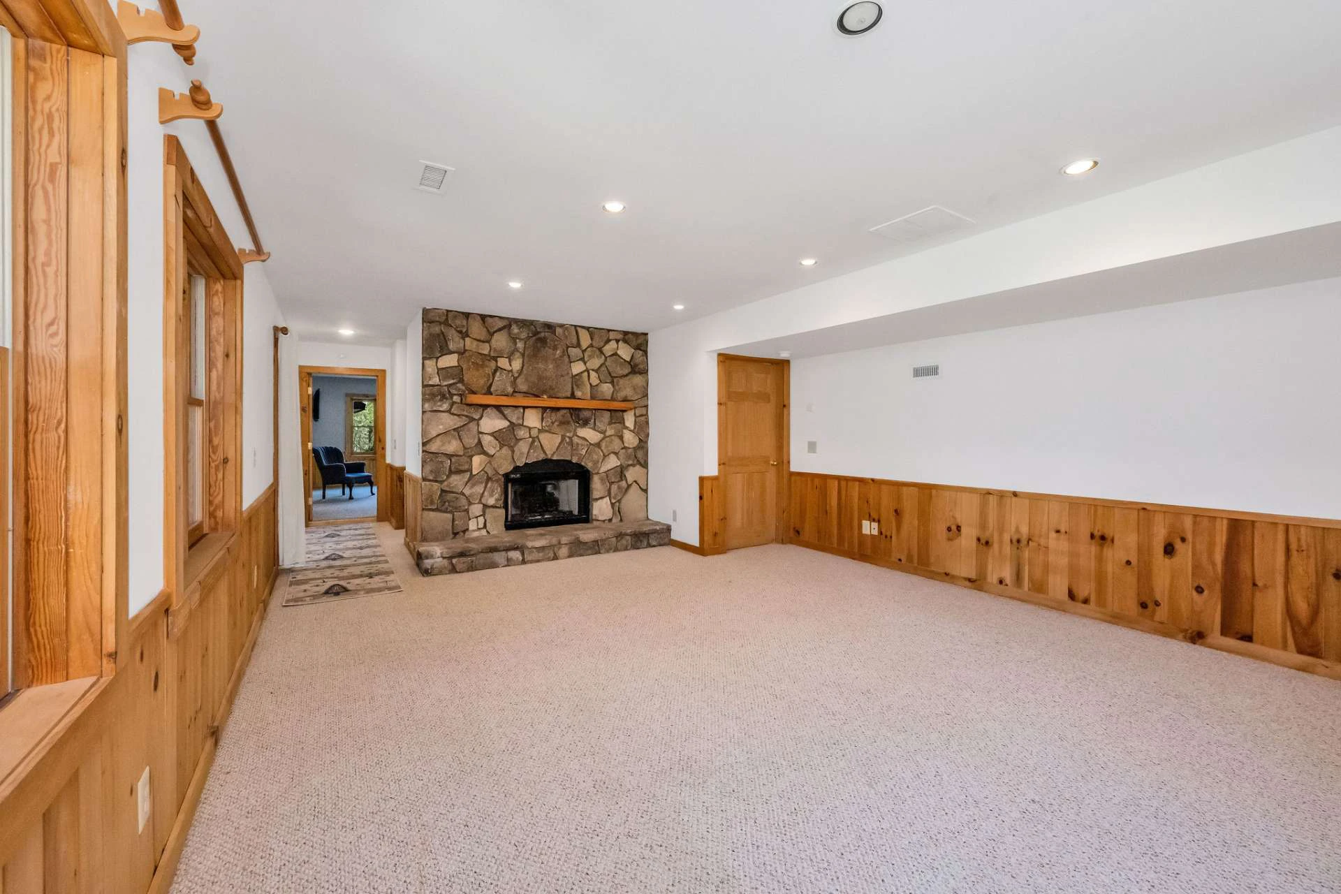 Image number 10 for the current listing
