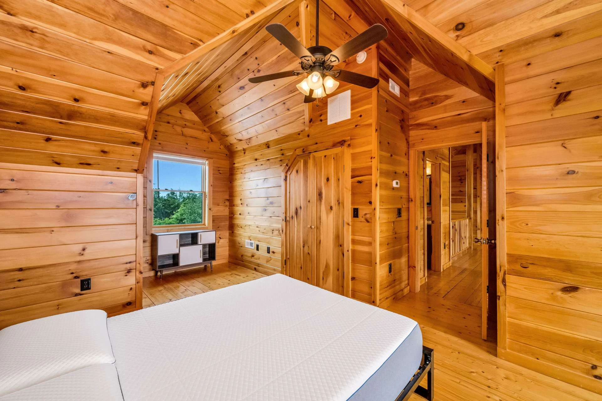 Image number 8 for the current listing
