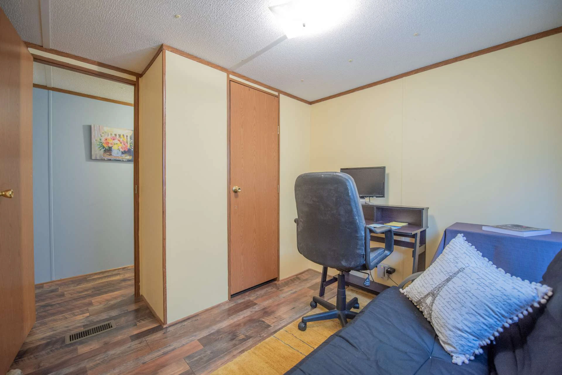 Image number 2 for the current listing