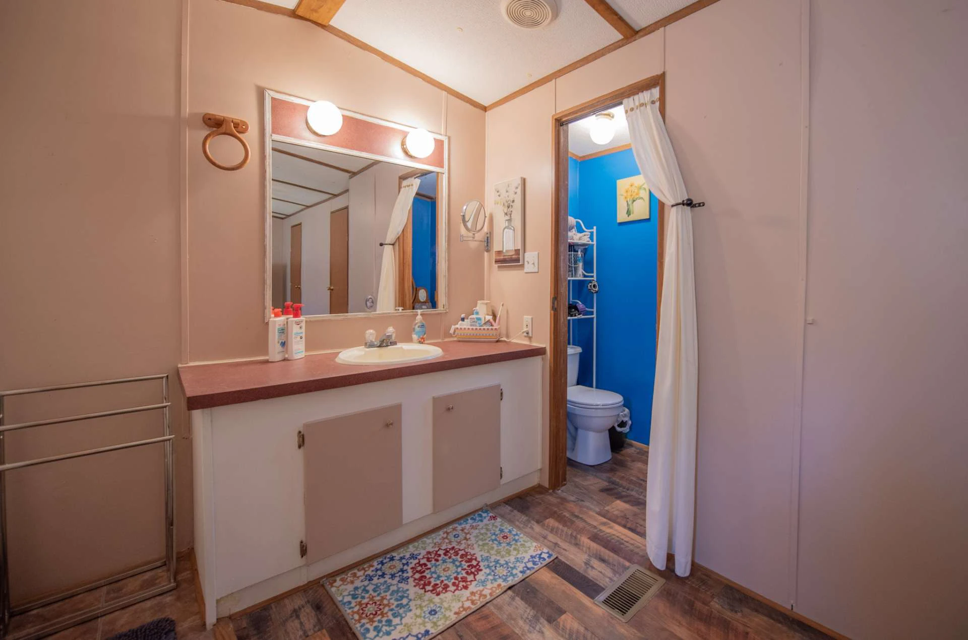 Image number 9 for the current listing