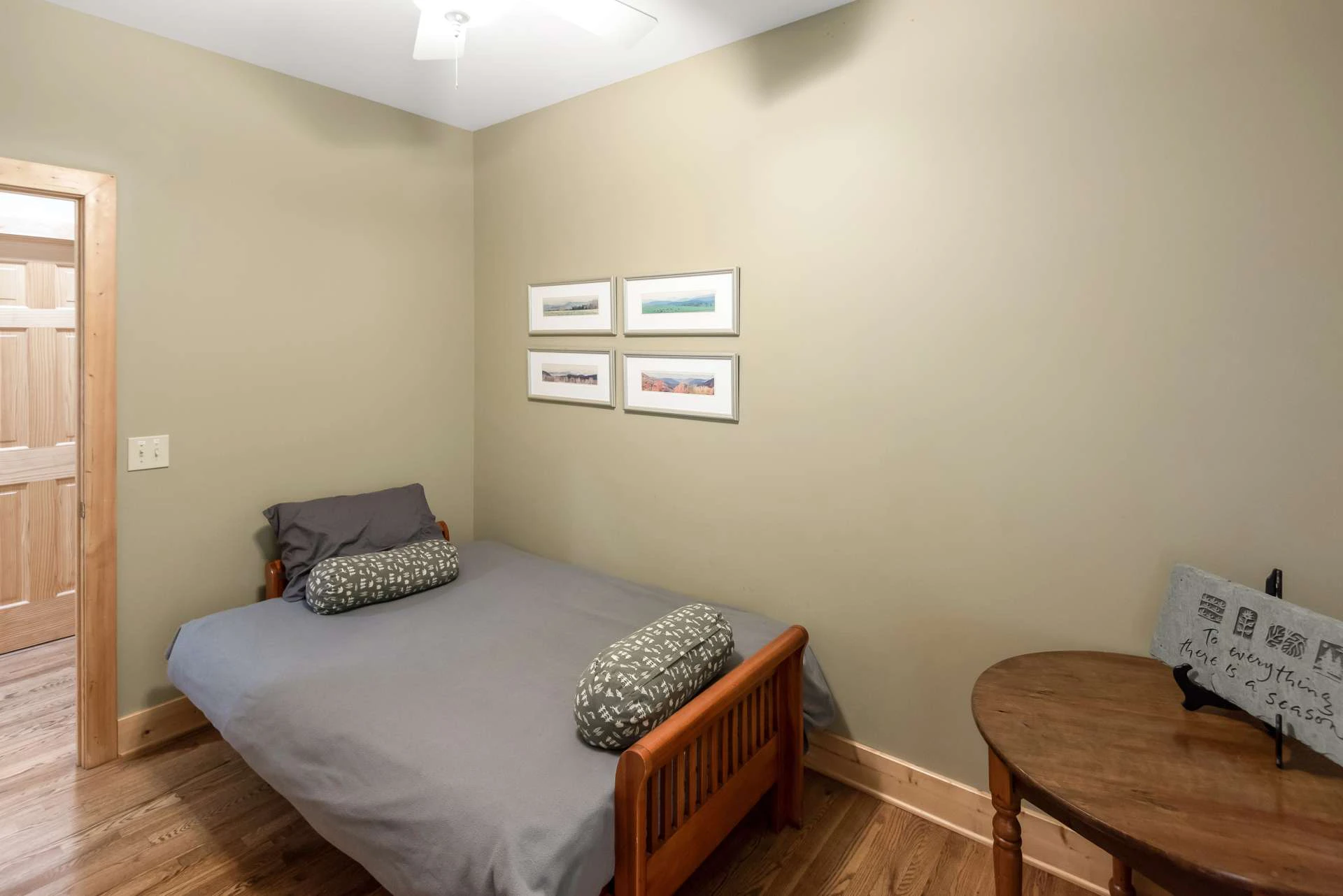 Image number 11 for the current listing