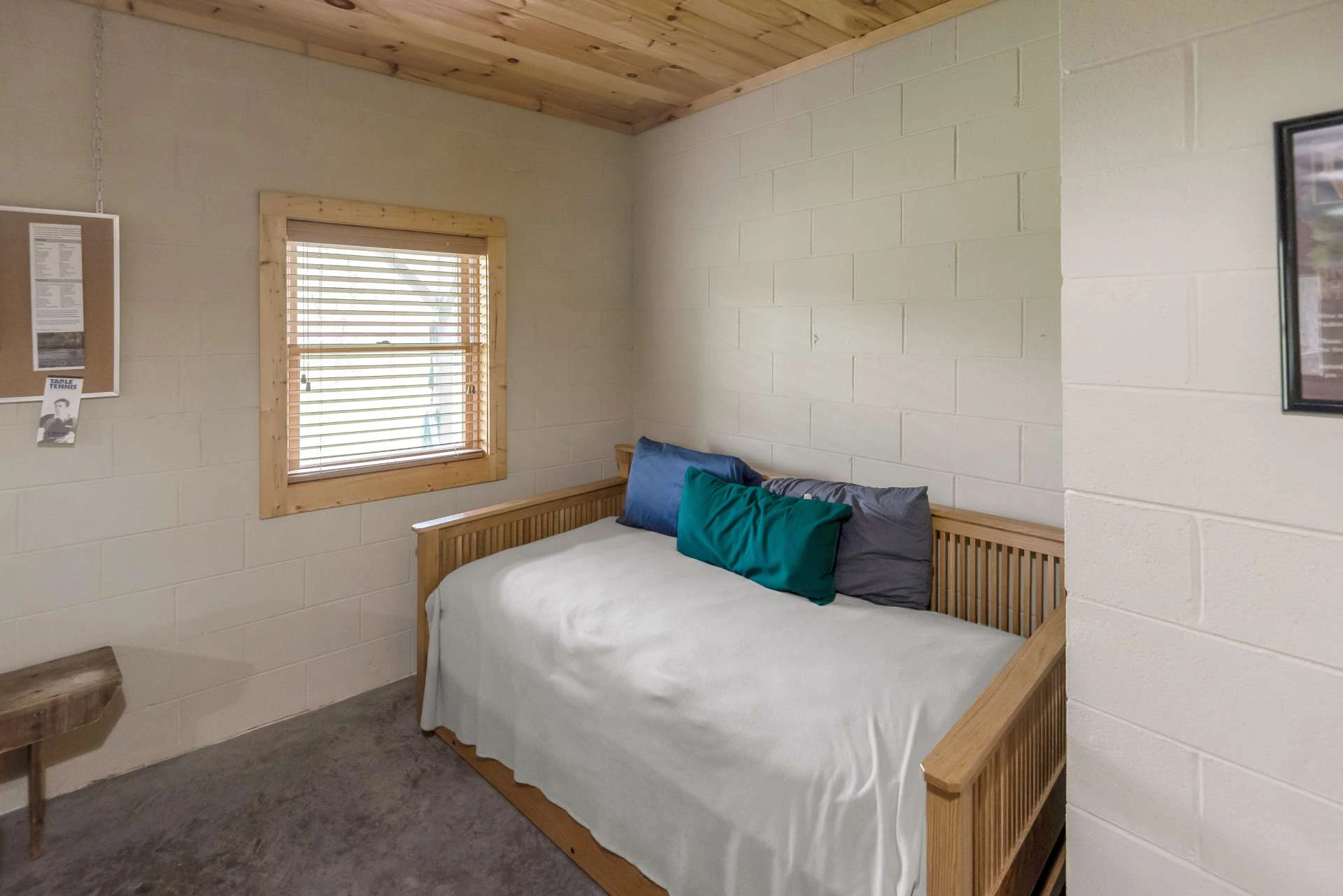 Image number 6 for the current listing