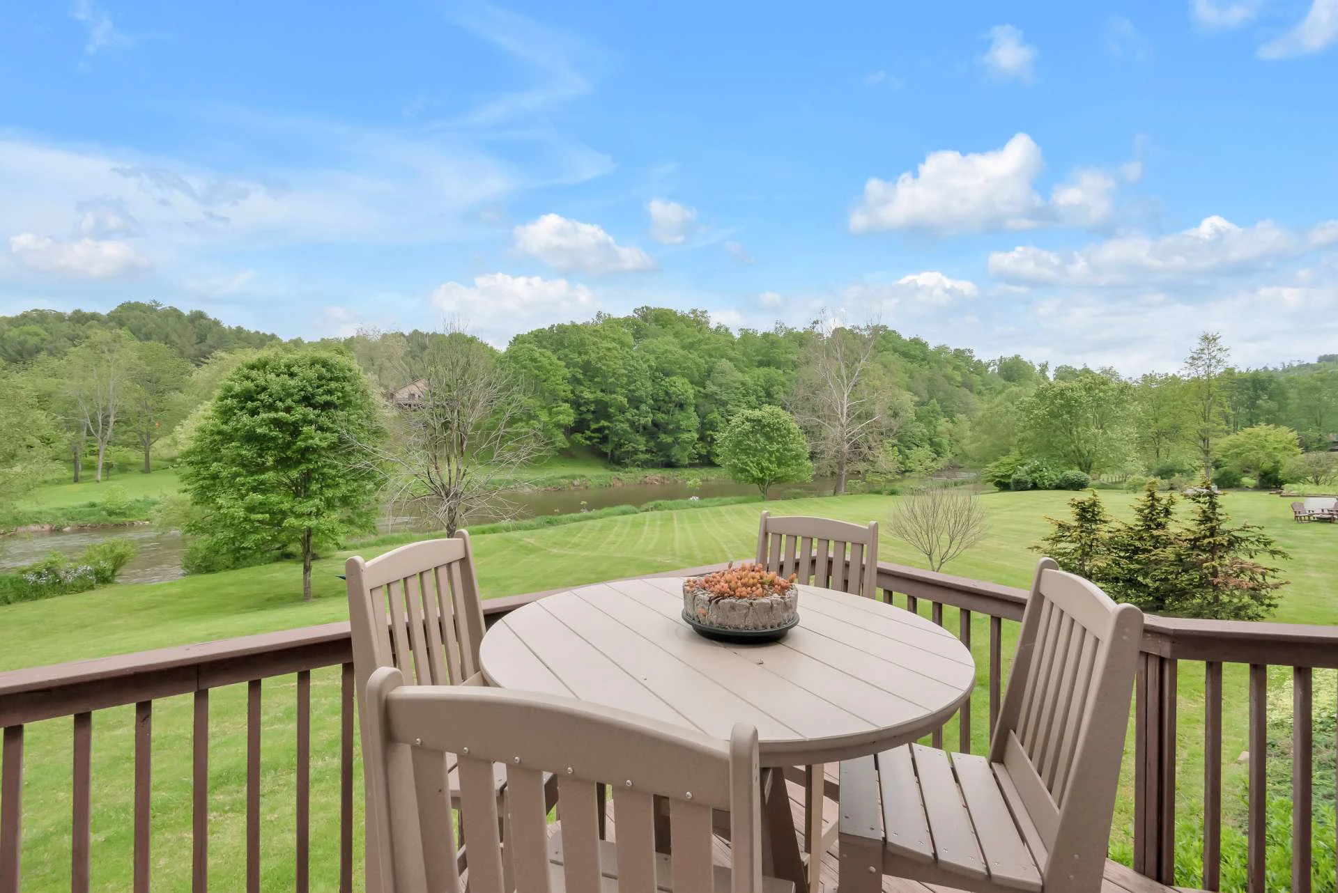 Image number 9 for the current listing