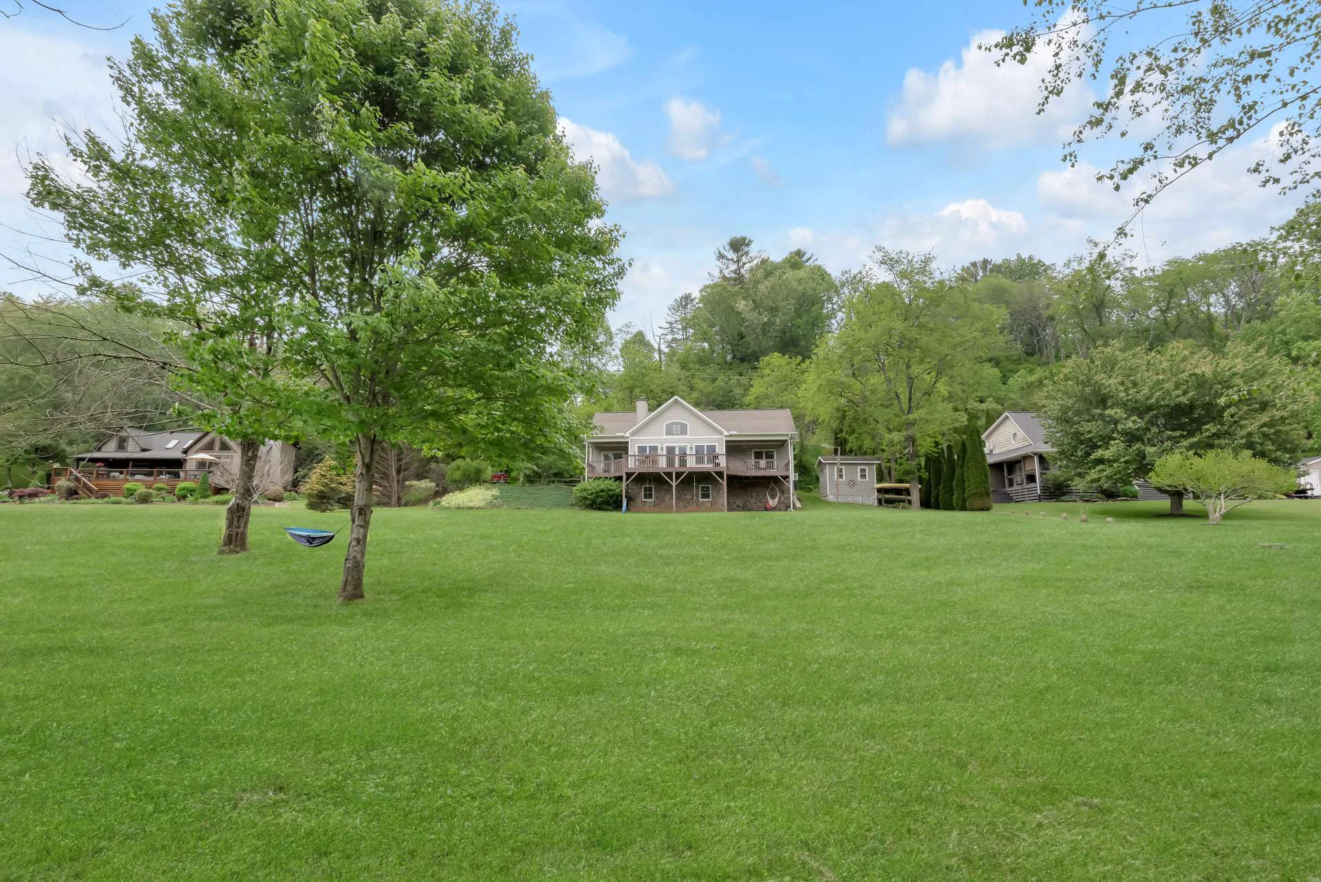 Image number 15 for the current listing