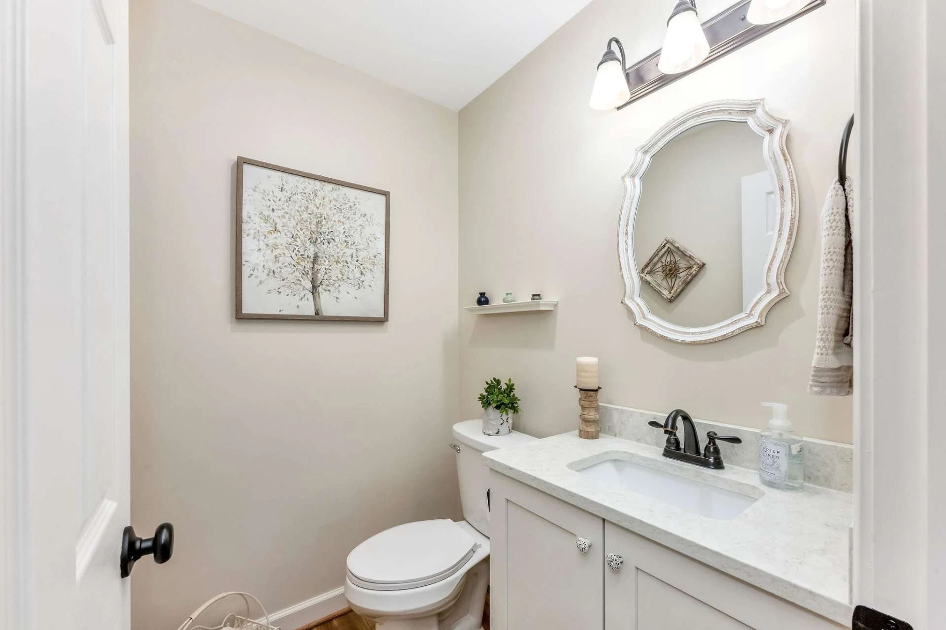 Image number 5 for the current listing