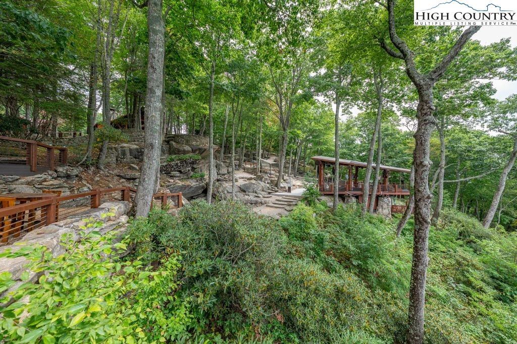 Image number 16 for the current listing