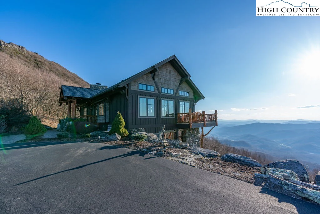 Image number 4 for the current listing
