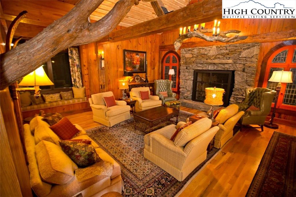 Image number 7 for the current listing