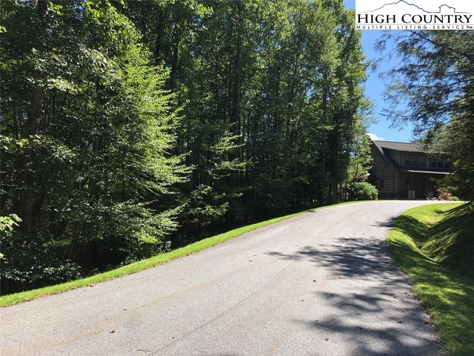 Image number 1 for the current listing
