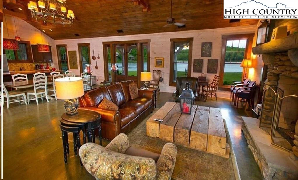 Image number 8 for the current listing