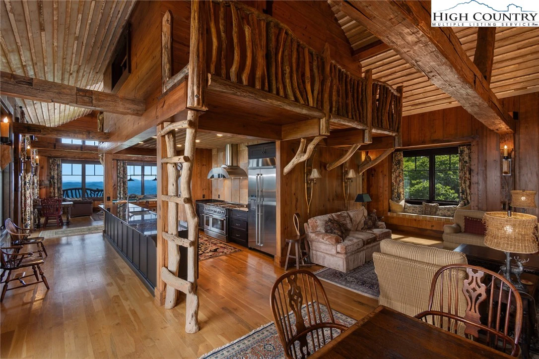 Image number 2 for the current listing