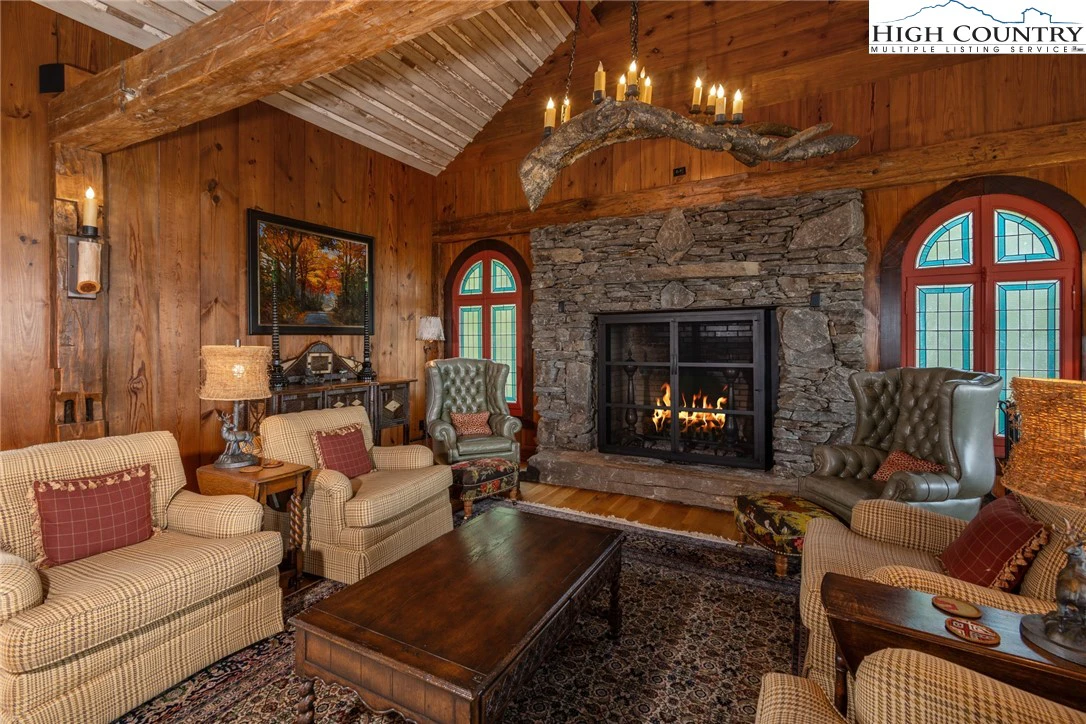 Image number 9 for the current listing