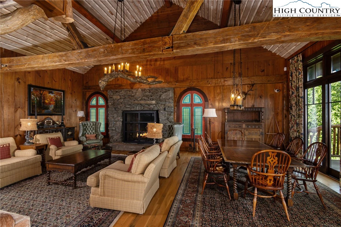 Image number 13 for the current listing