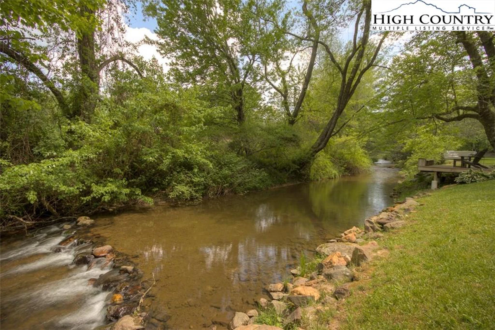 Image number 19 for the current listing