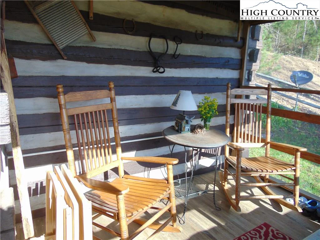 Image number 2 for the current listing