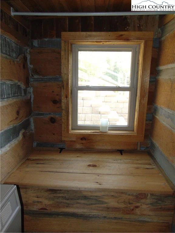 Image number 16 for the current listing