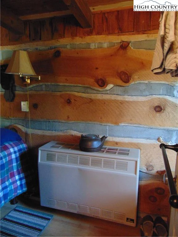 Image number 11 for the current listing