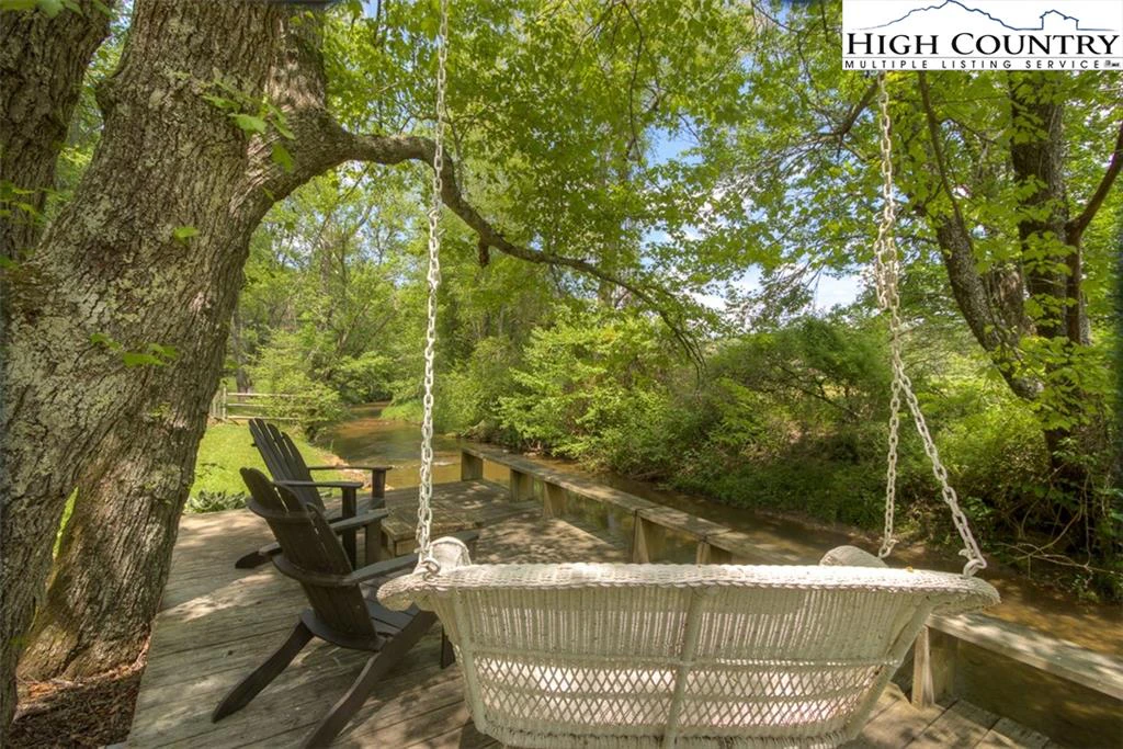 Image number 3 for the current listing