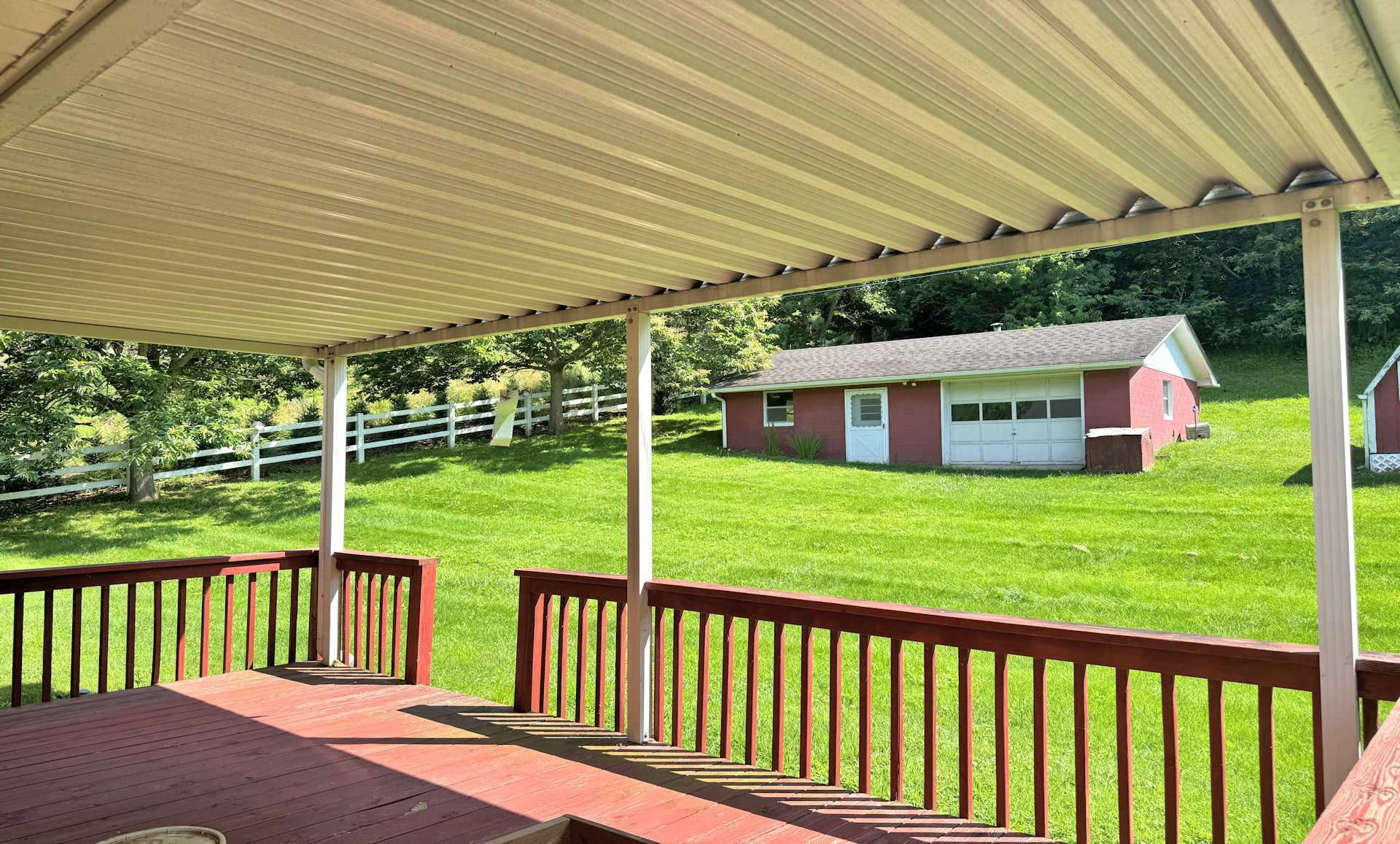 Image number 19 for the current listing