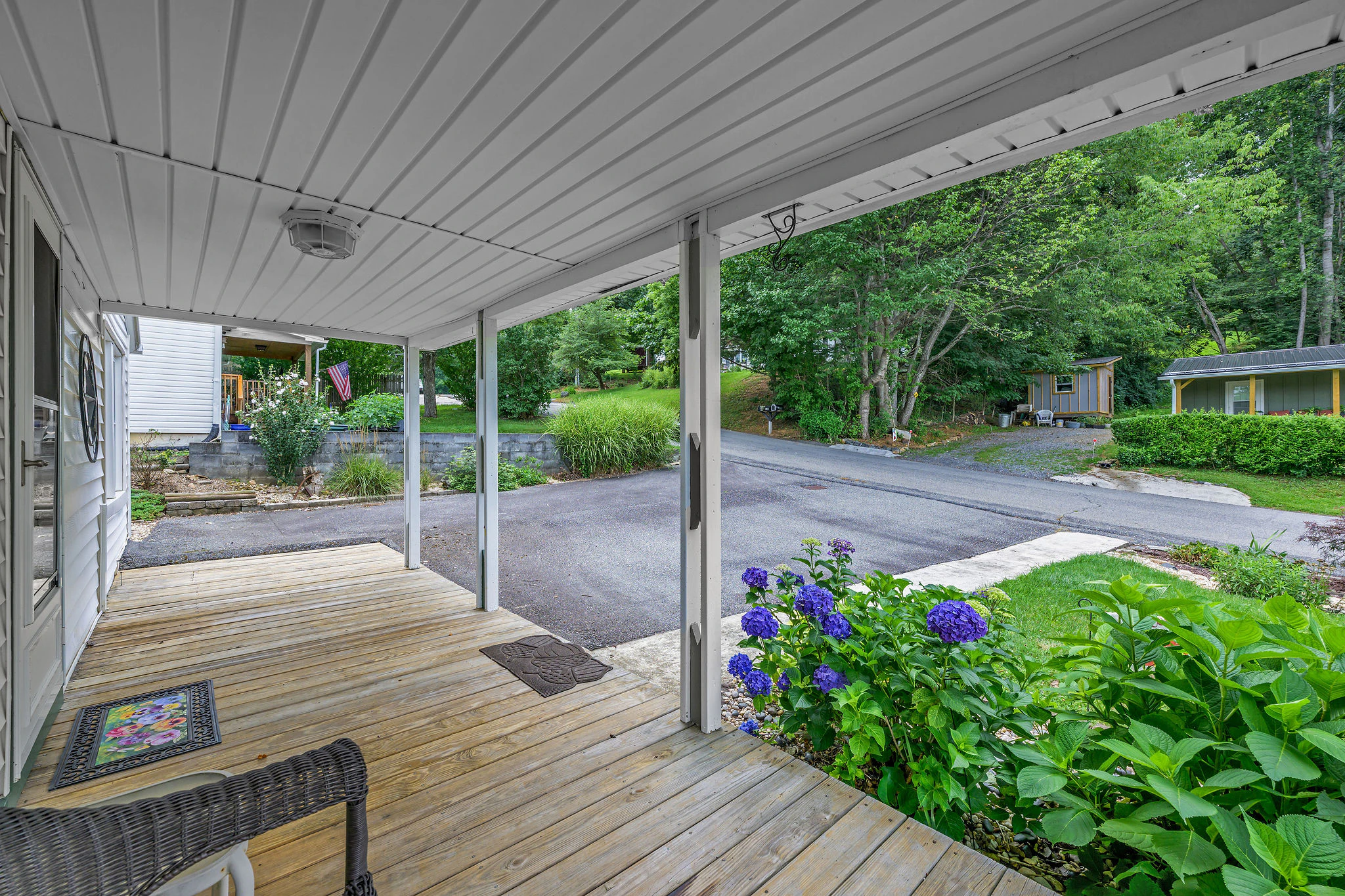 Image number 11 for the current listing