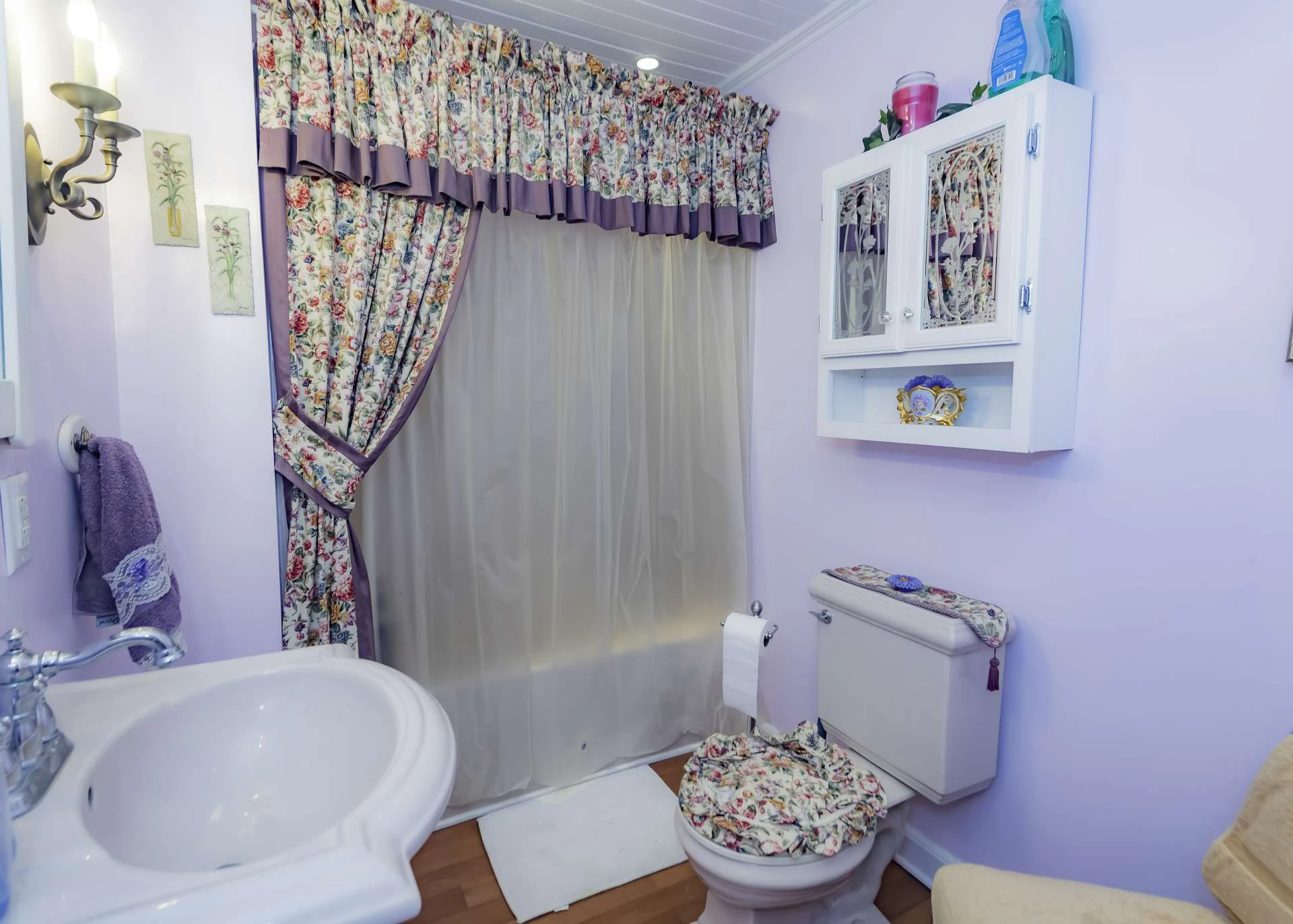 Image number 14 for the current listing