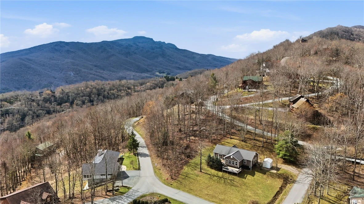 Image number 13 for the current listing