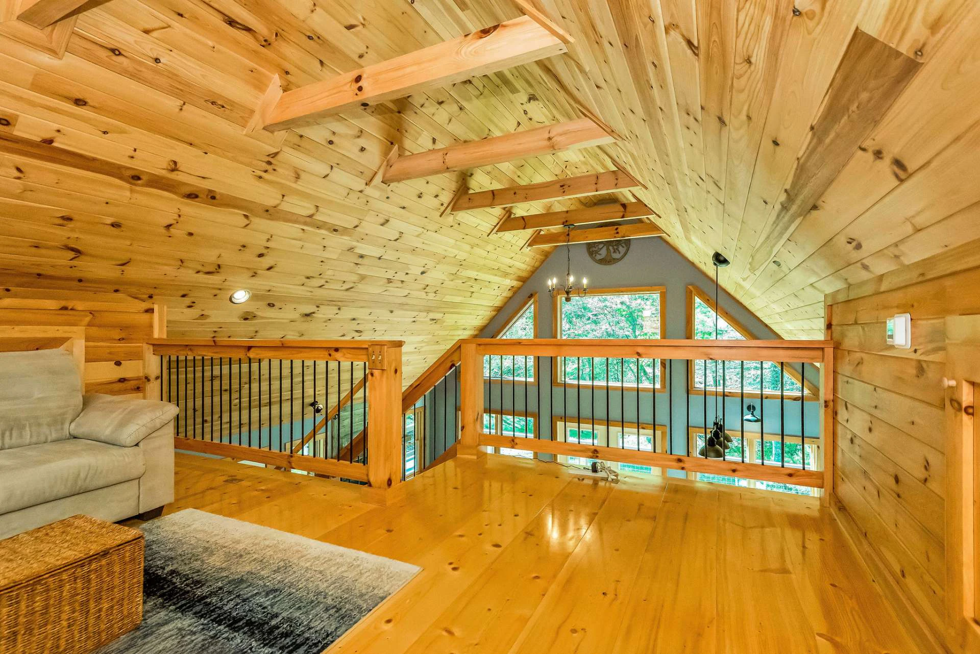 Image number 3 for the current listing