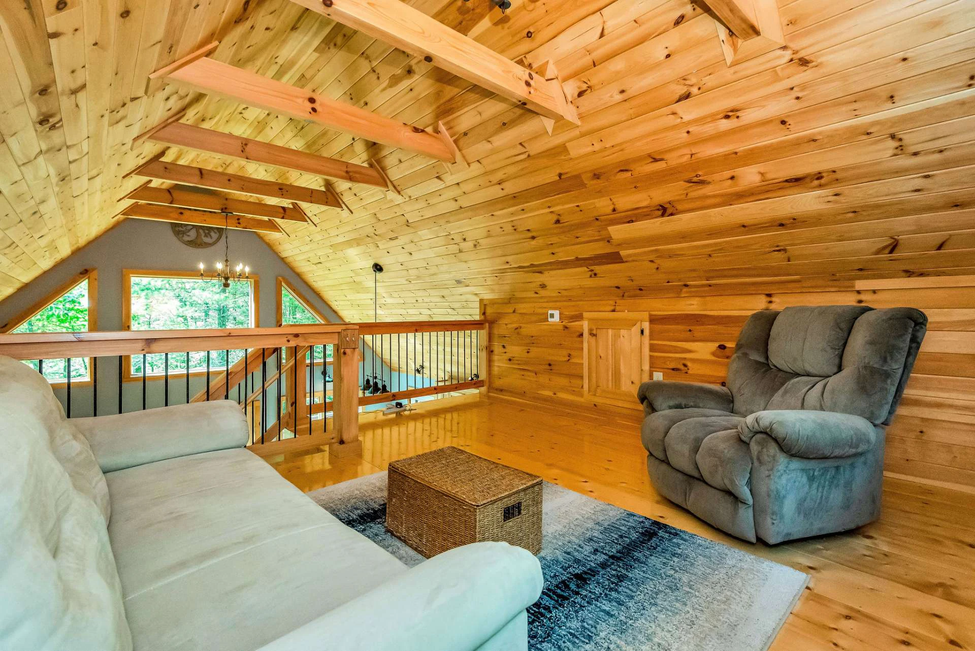 Image number 7 for the current listing