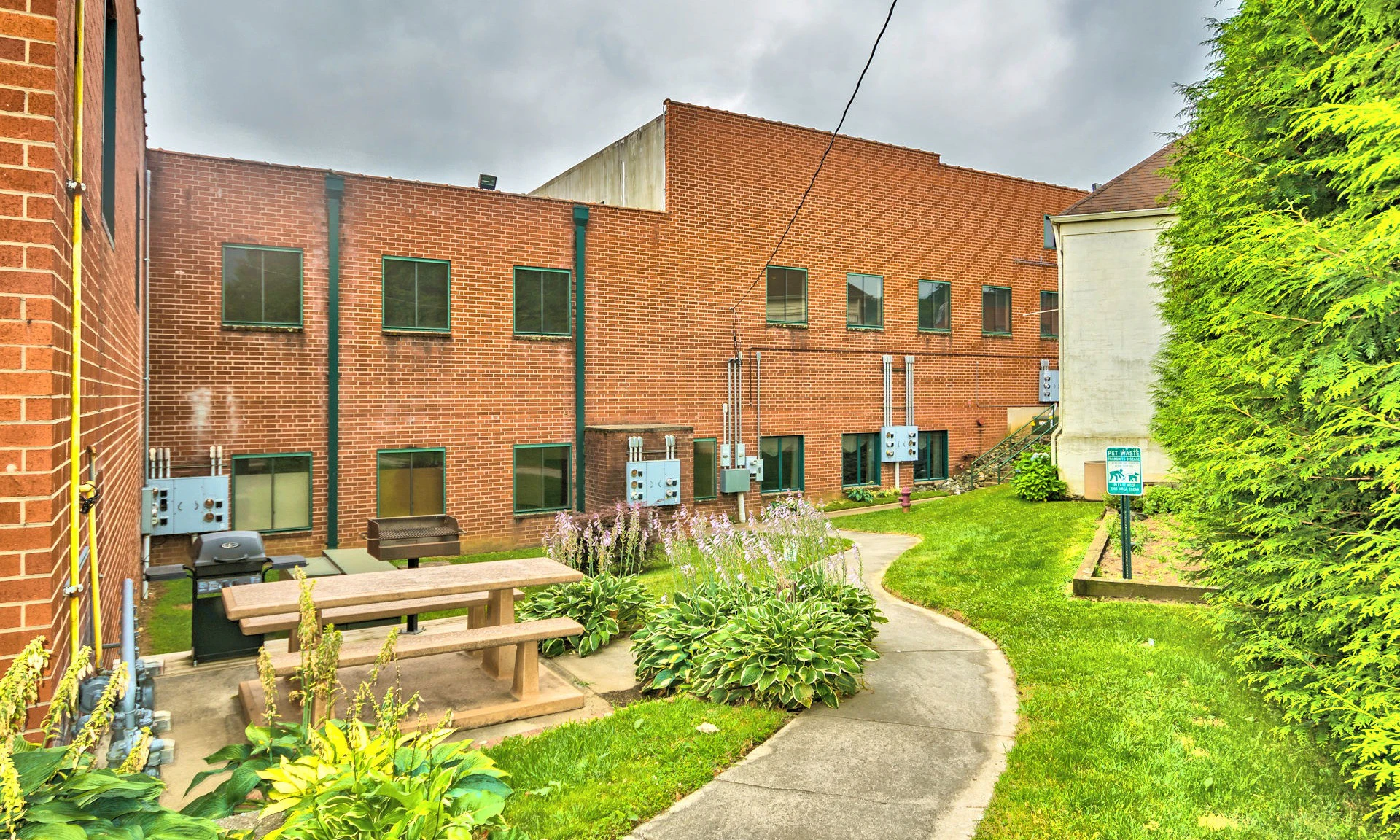 Image number 1 for the current listing
