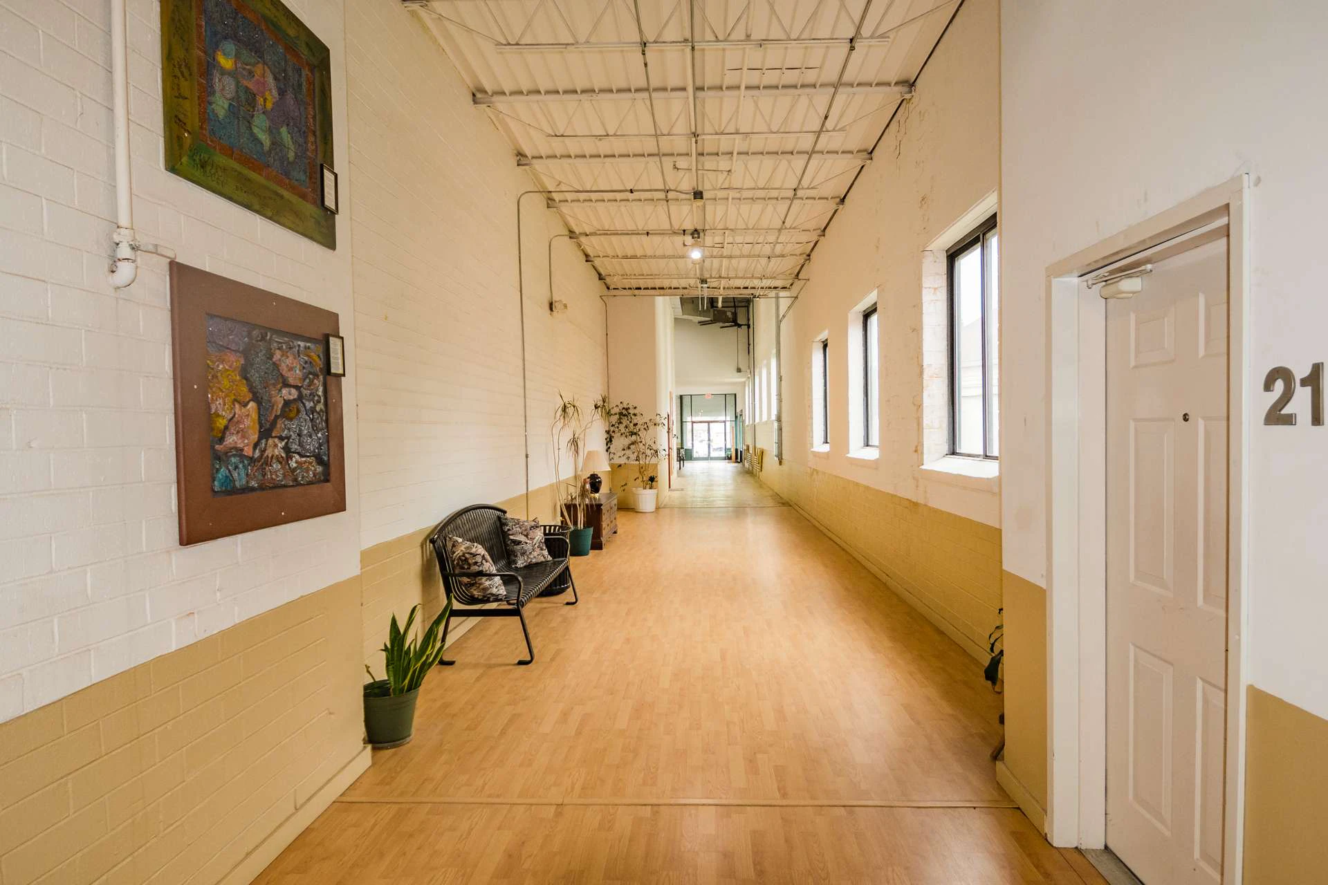 Image number 13 for the current listing