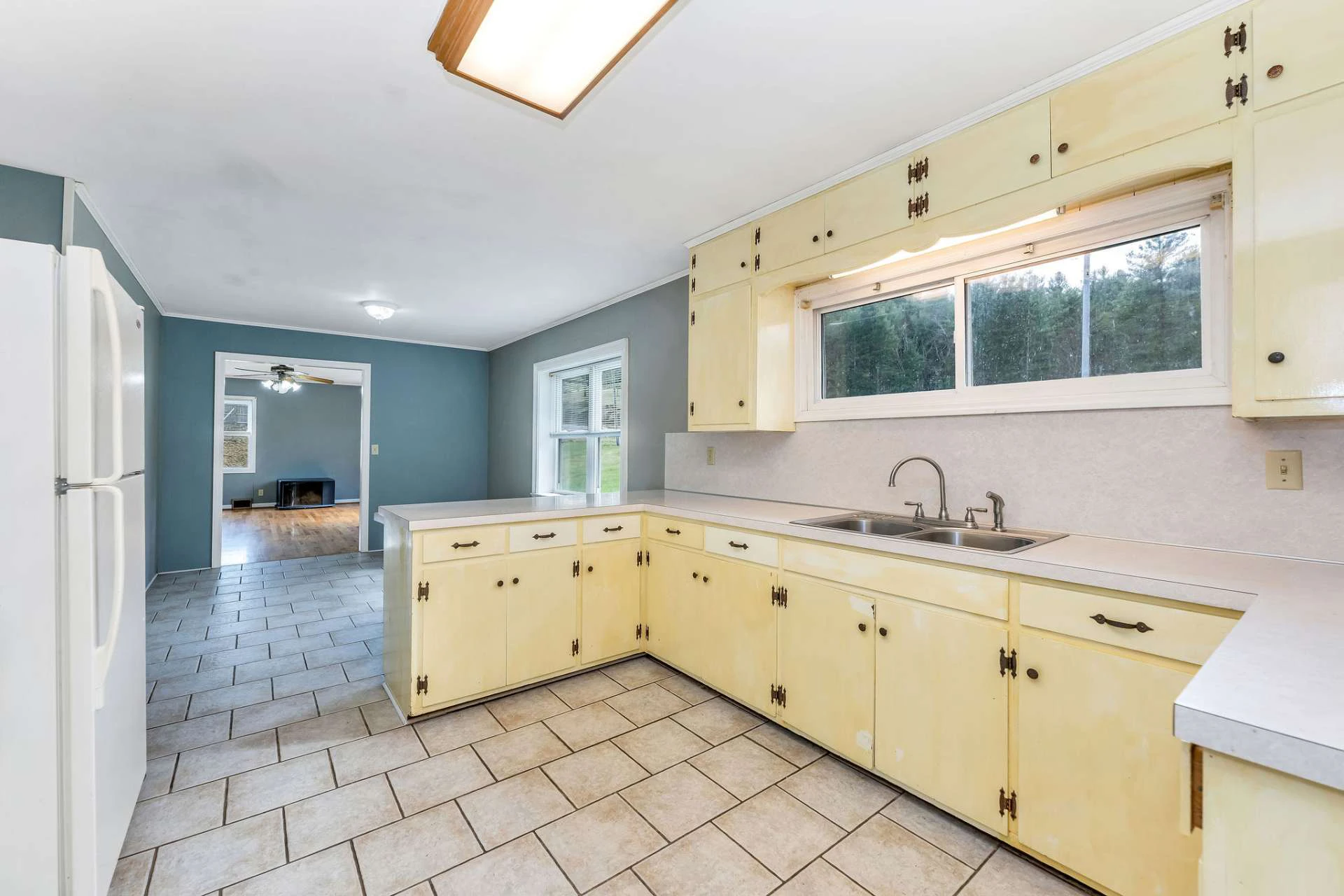 Image number 5 for the current listing