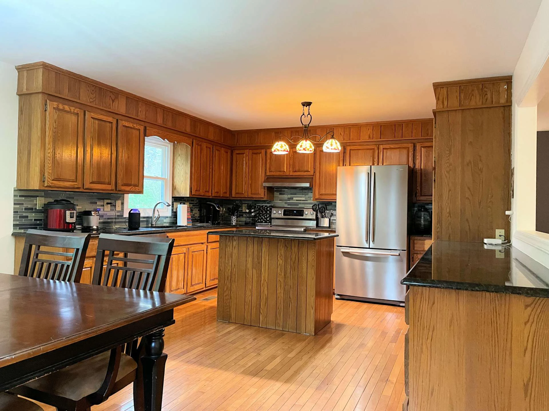 Image number 21 for the current listing