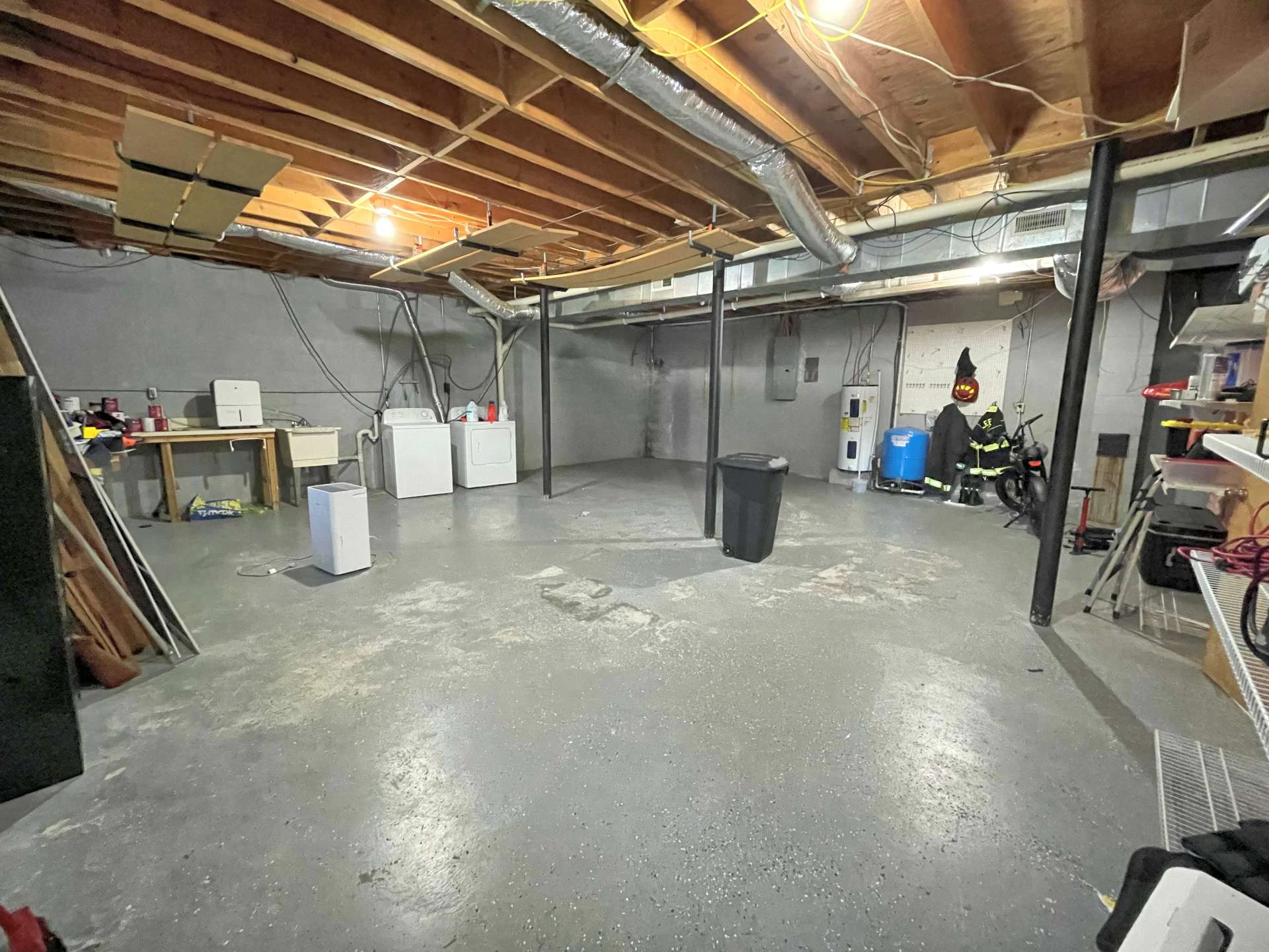 Image number 9 for the current listing