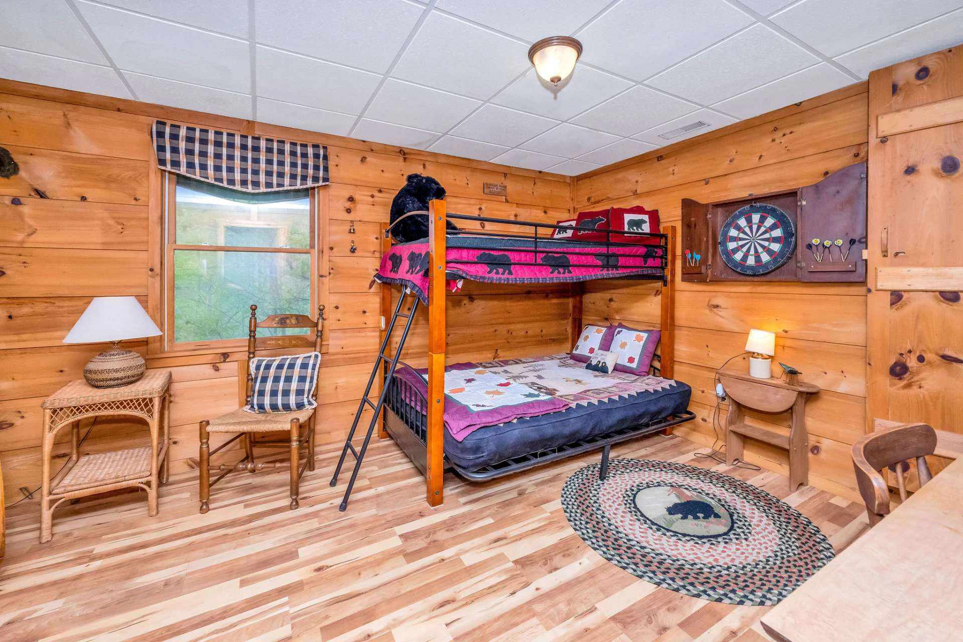 Image number 2 for the current listing