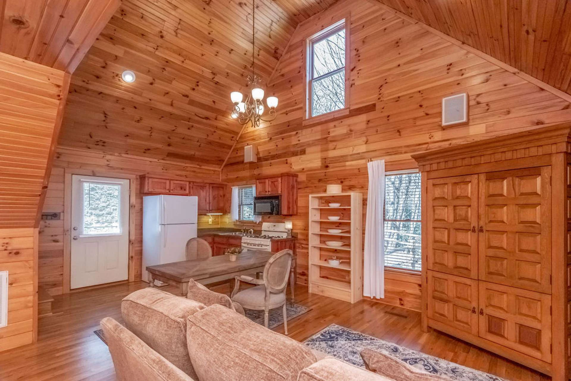 Image number 21 for the current listing