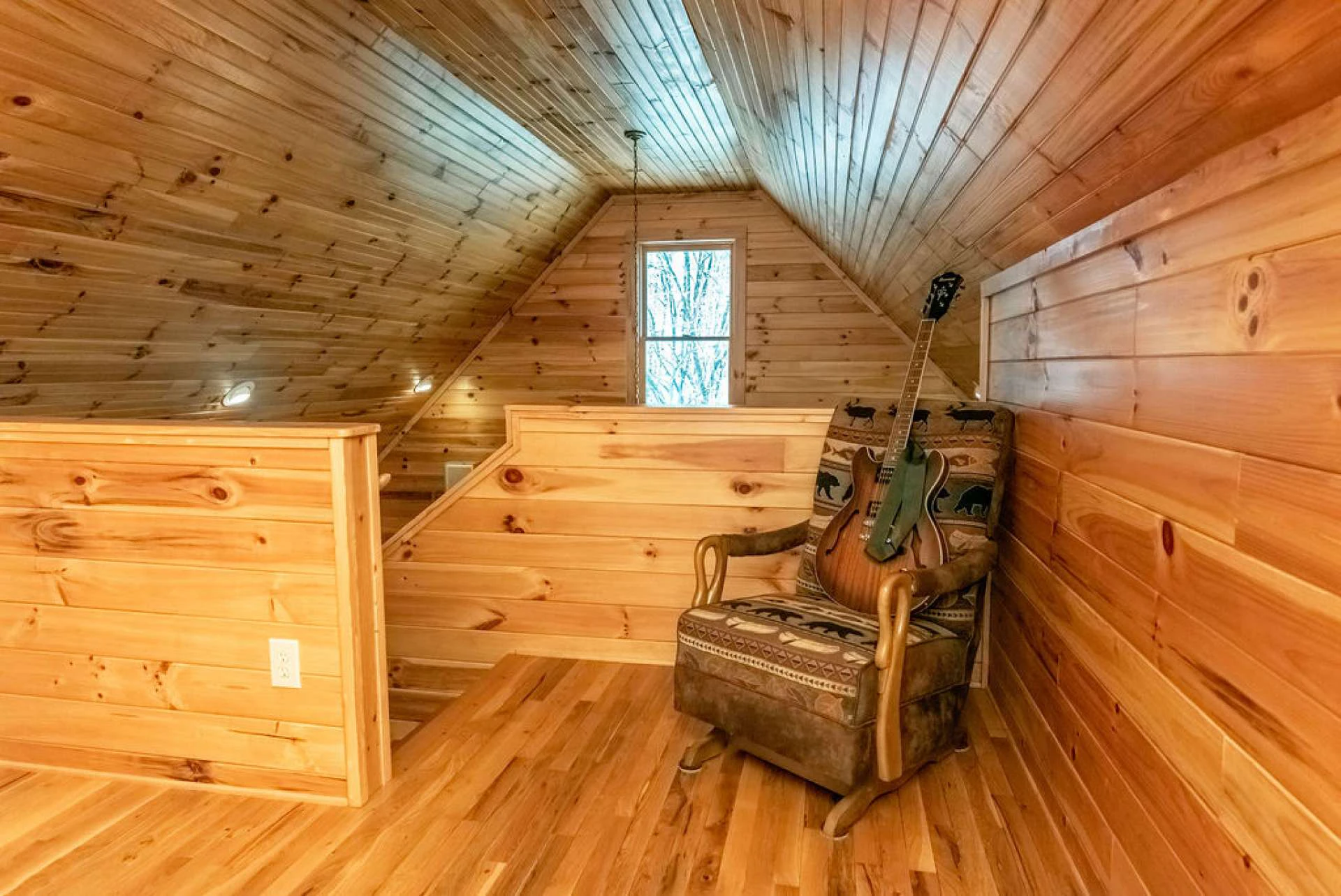 Image number 12 for the current listing