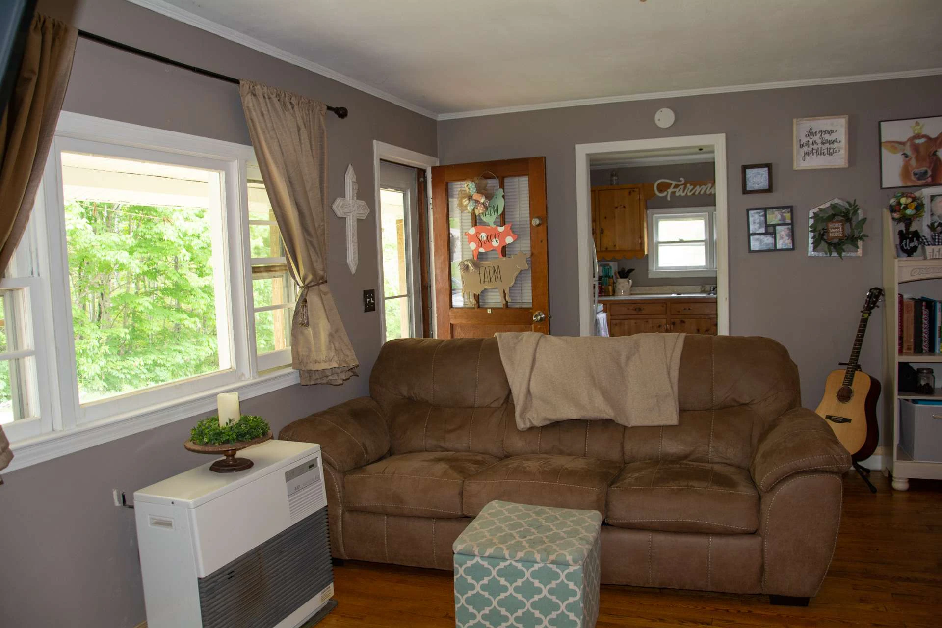 Image number 9 for the current listing