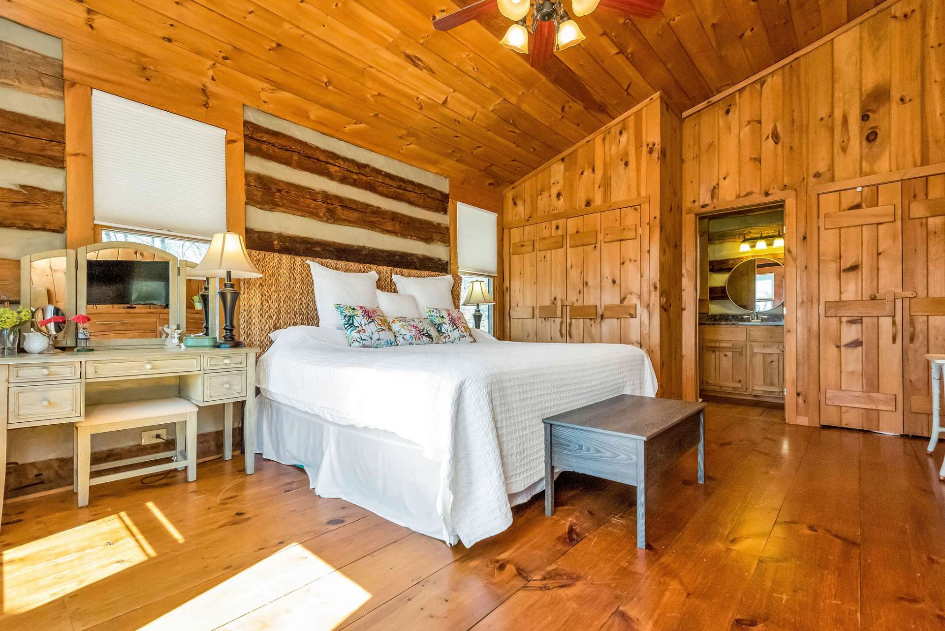 Image number 6 for the current listing
