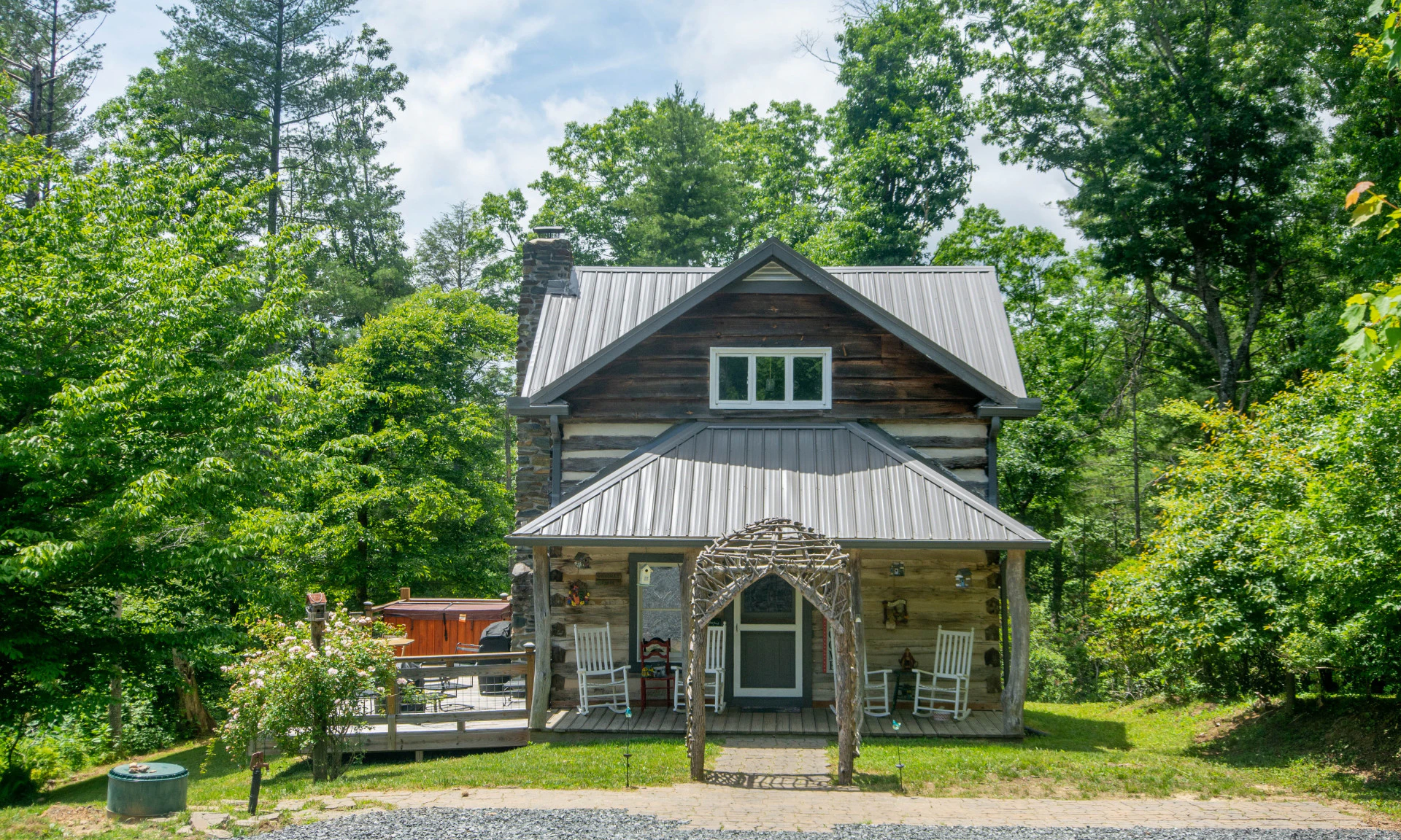 Image number 1 for the current listing