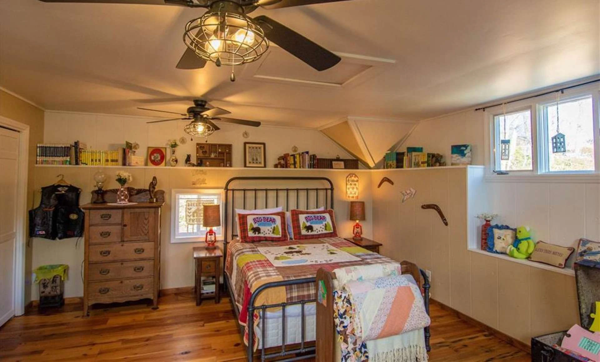 Image number 9 for the current listing