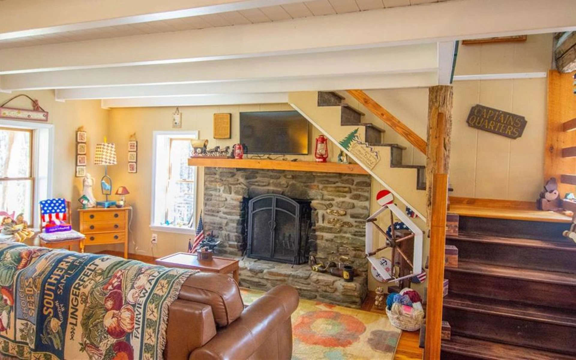 Image number 6 for the current listing
