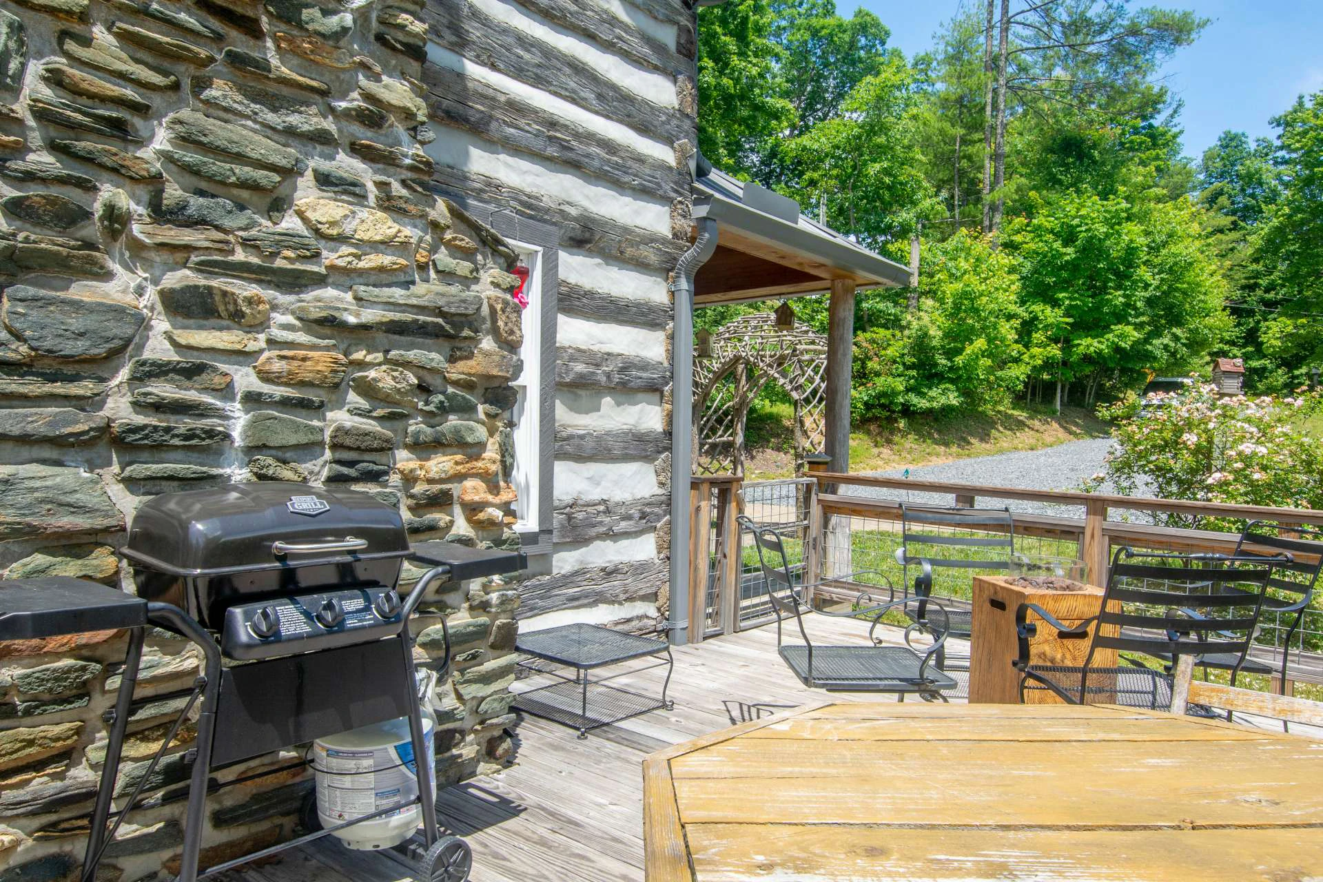 Image number 18 for the current listing
