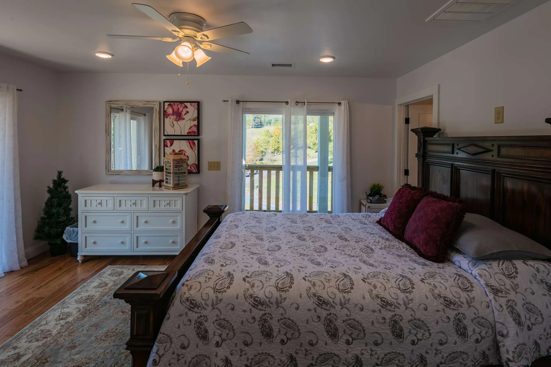 Image number 4 for the current listing