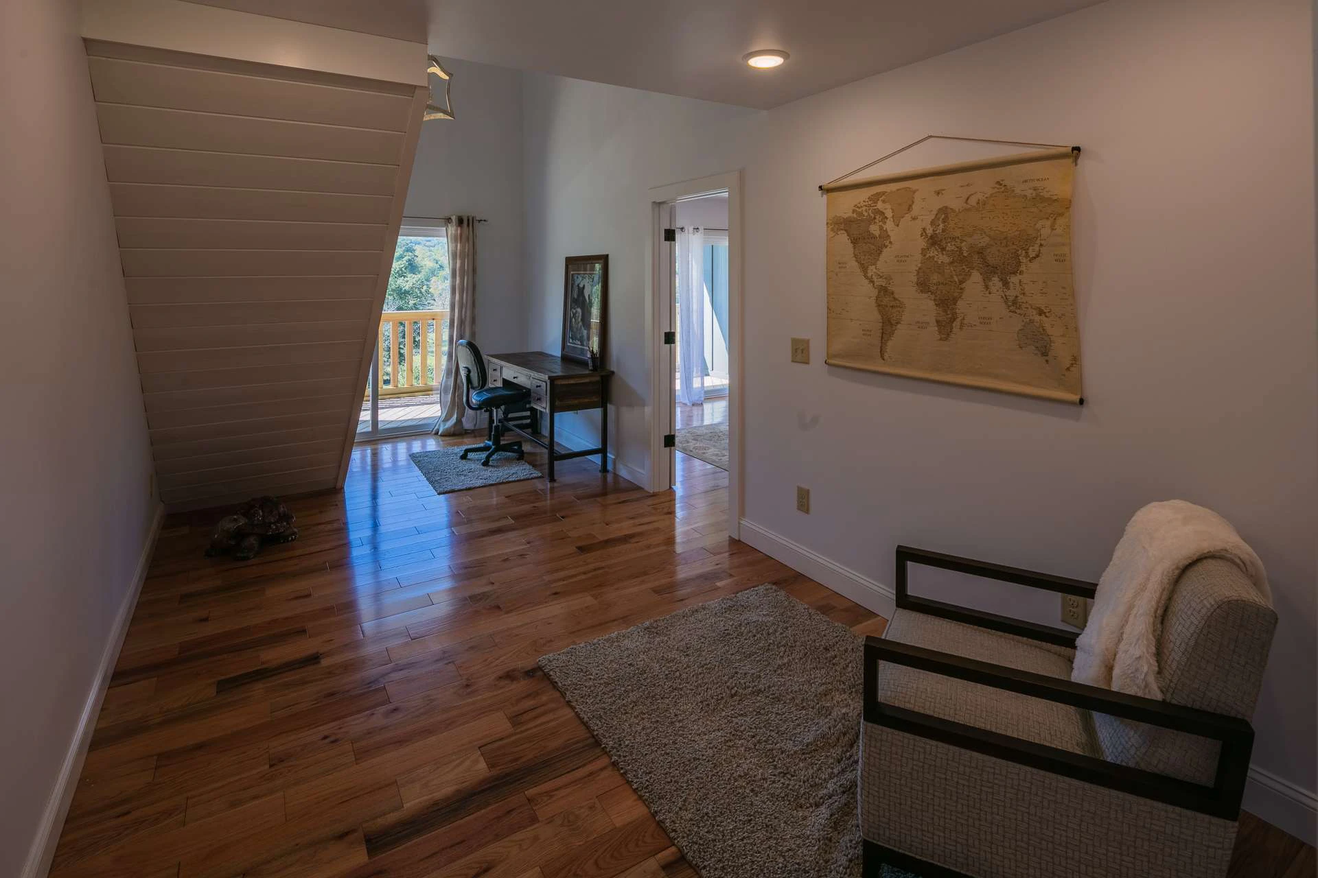 Image number 18 for the current listing