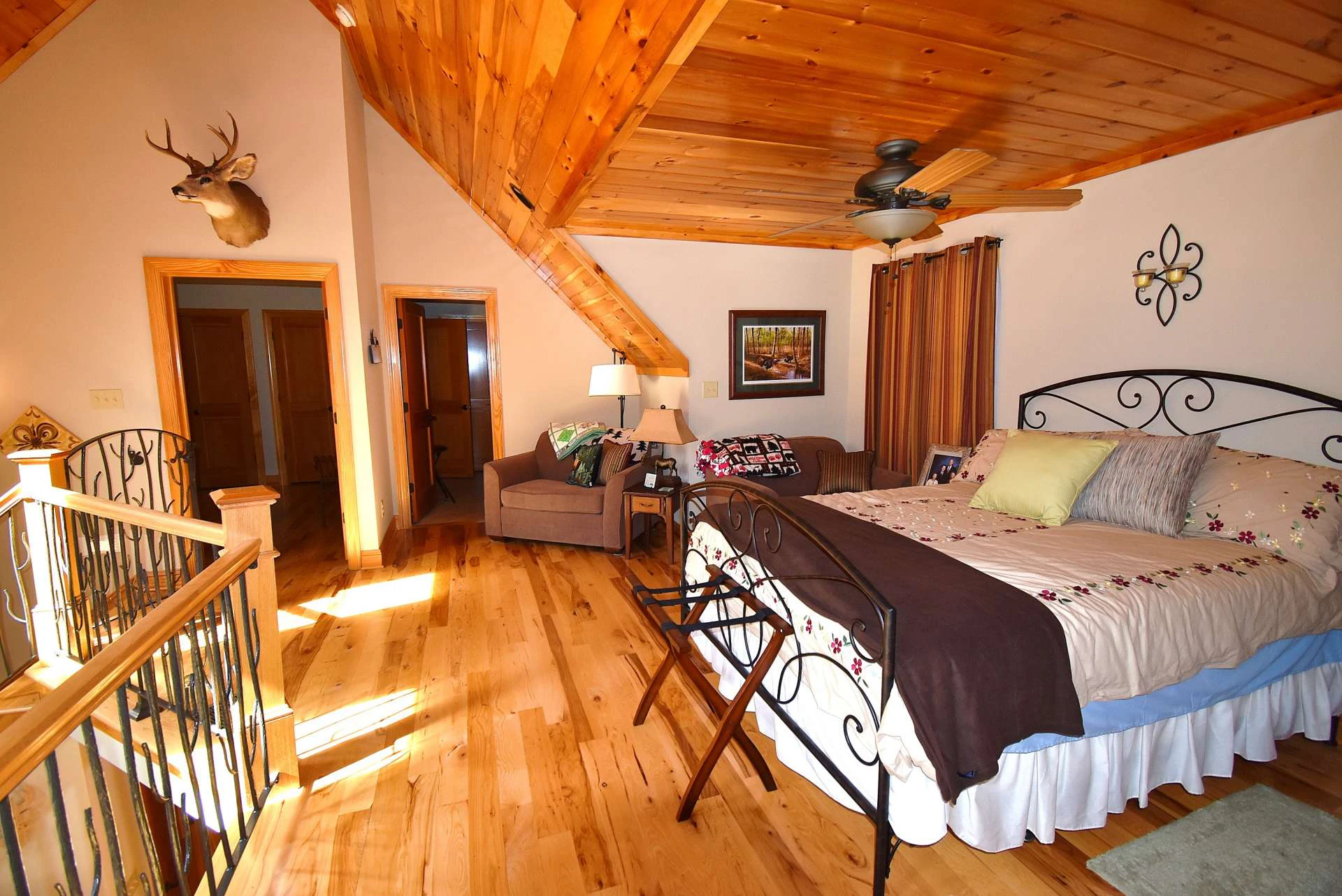 Image number 2 for the current listing